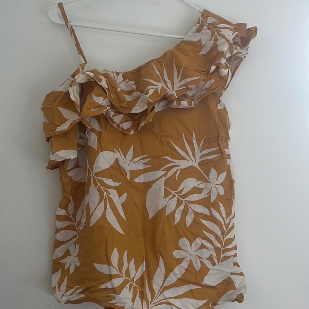 Yellow going out shirt strapped shoulder